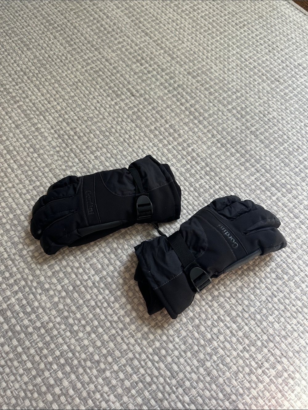Men’s Black Winter Ski Gloves with Adjustable Wrist Strap